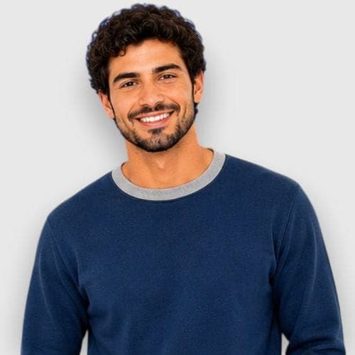 Malha masculina com barra de gola retilínea